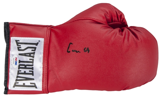 Cassius Clay (Muhammad Ali) Signed Everlast Right Hand Boxing Glove (PSA/DNA Gem Mint 10))-"In The Presence " PSA
